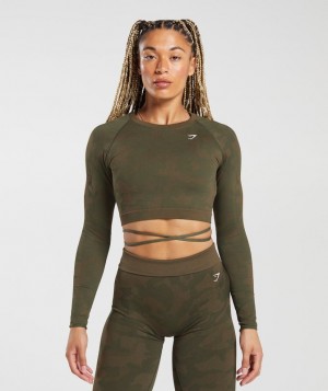 Gymshark Adapt Camo Seamless Ribbed Long Sleeve Crop Top Crop Tops Bruin | 39VXKMEJI