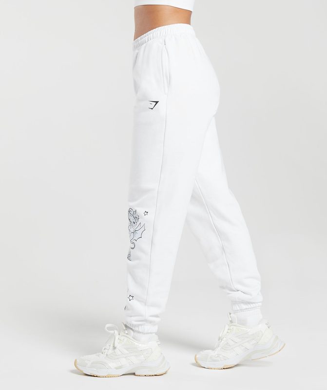 Gymshark Cherub Graphic Joggers Broek Wit | 93WMHGAJS