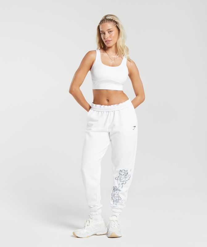 Gymshark Cherub Graphic Joggers Broek Wit | 93WMHGAJS